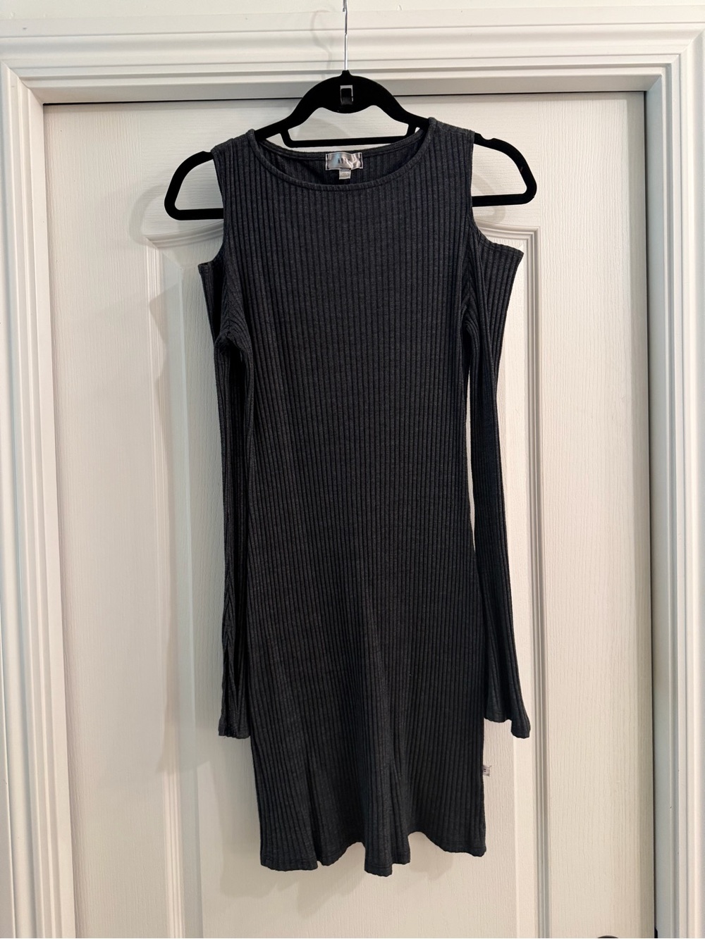 NYTT Charcoal Ribbed Cold-Shoulder Long Sleeve Dress
